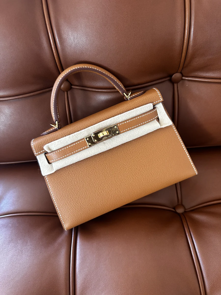 Hermès Mini Kelly Gold, Epsom-Leder mit Gold-Hardware